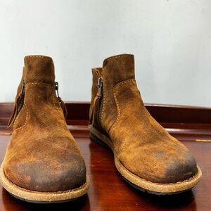 Womens 7 M Born Tavar Brown Leather Distressed Ankle Boots Booties Double Zip